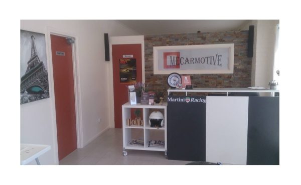 Solo Reception Counter with Full Modesty Return 1800 Solo Reception Counter with Full Modesty Return 1800