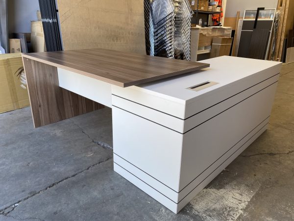 Envo 21 Executive Suite 2100W Envo 21 Executive Suite 2100W