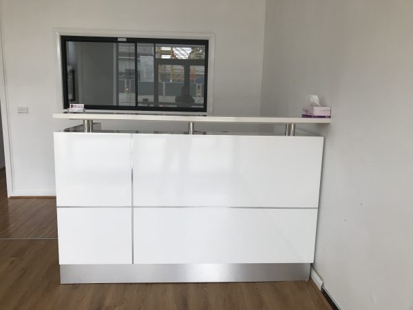 HUGO White 2 Pack Reception Counter 1800 HUGO White 2 Pack Reception Counter 1800