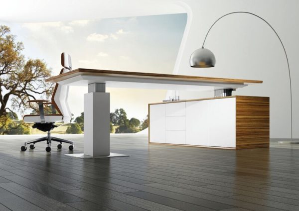 EVOLUTION Executive Height Adjustable Electric Desk